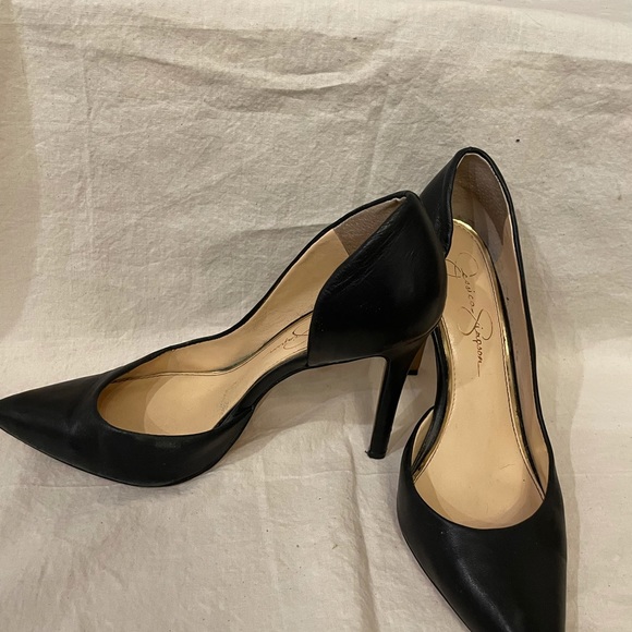 Black Pumps - Picture 2 of 2